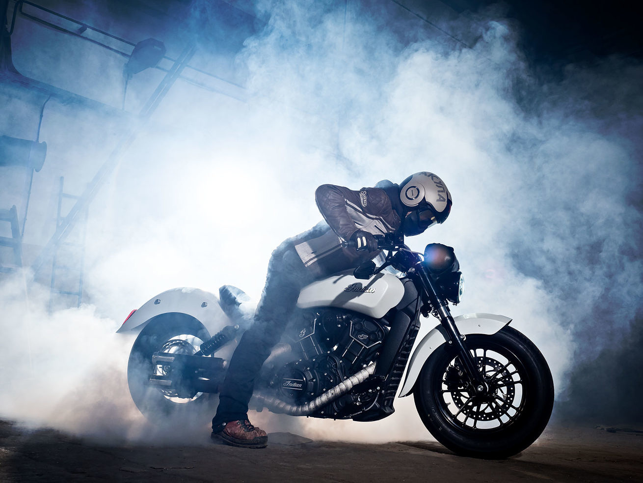 Motorcycle photographer. Professional photos of your motorbike